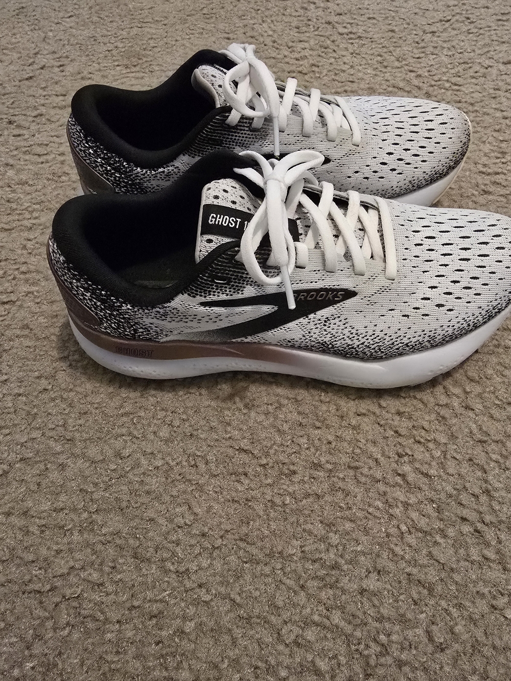 Brooks Ghost 16 Women's Running Shoes - White/Black Size 8
